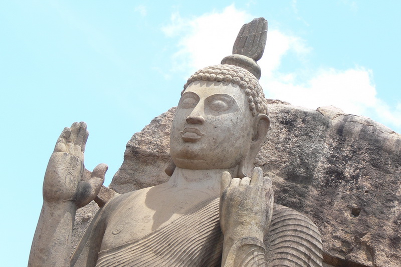 Sri Lanka, Aukana Buddha 